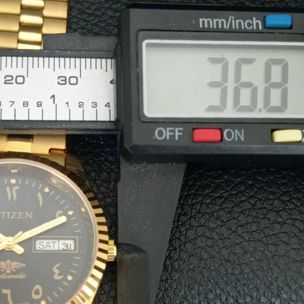Vintage 1971 Citizen Automatic Mens Gold Watch W/daydate & Black accents